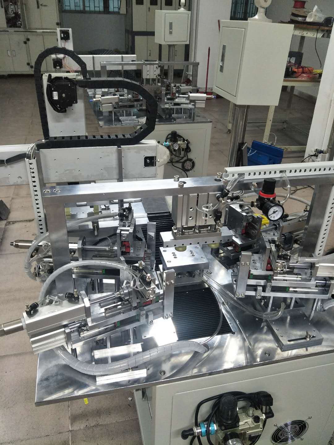 散熱片裝E型卡扣組裝機