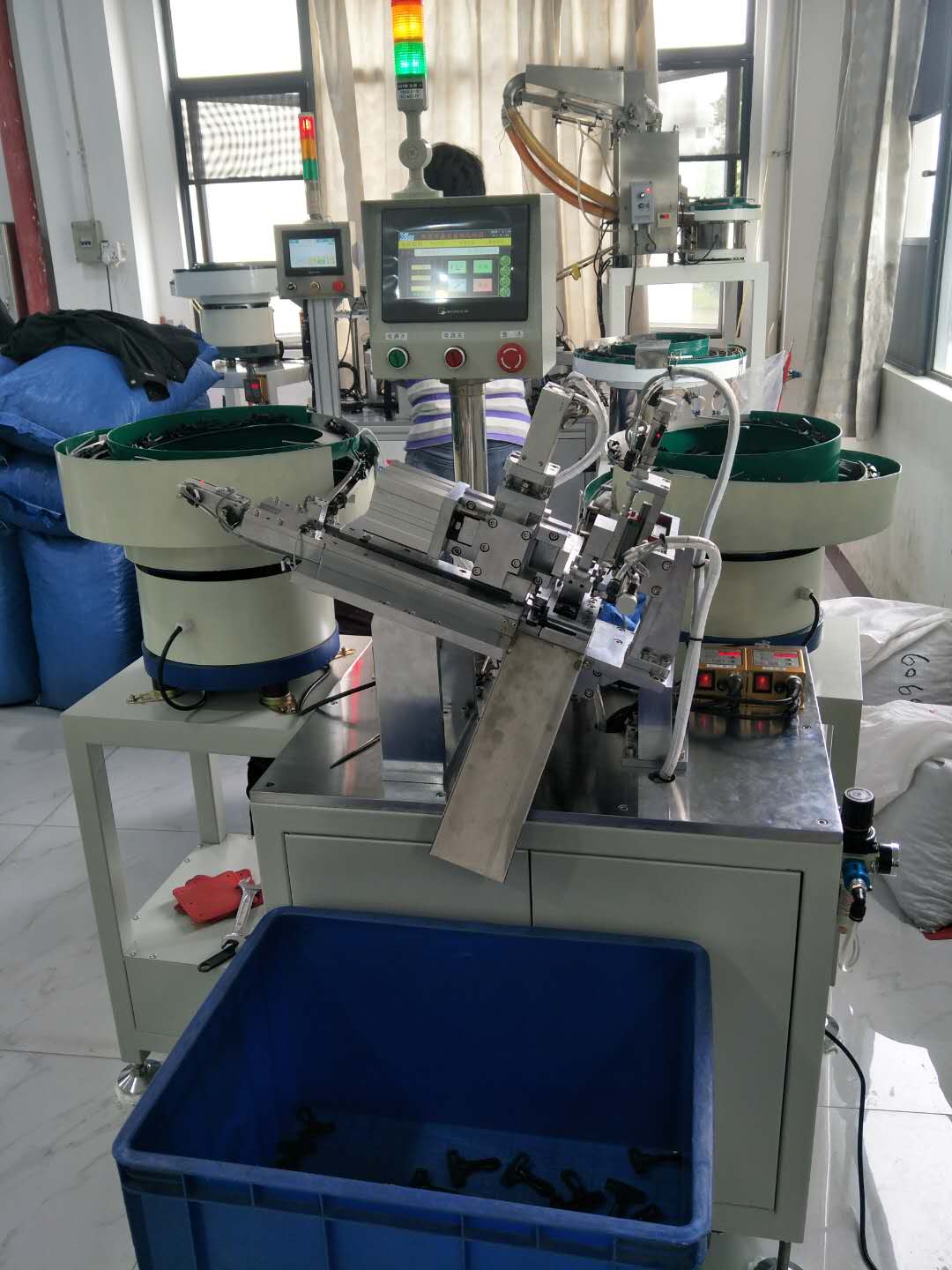勾扣組裝機